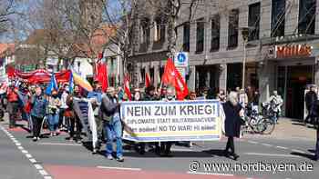 Ostermarsch in Erlangen: "Die Waffen nieder - Nein zum Krieg" - Nordbayern.de