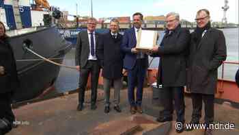 Althusmann und Lies besuchen geplanten LNG-Standort in Stade - NDR.de