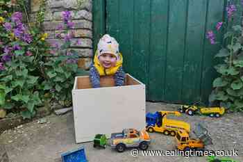 Ukrainian refugees celebrate UK Easter with traditional cakes and bike rides - Ealing Times