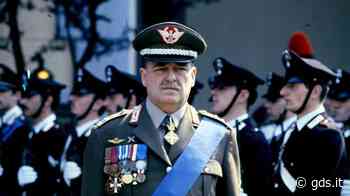 Sparita l'indicazione della tomba del generale Dalla Chiesa, bufera a Parma - Giornale di Sicilia