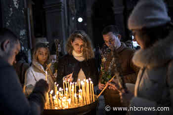 Ukrainians gather for Easter services in Lviv as war rumbles on