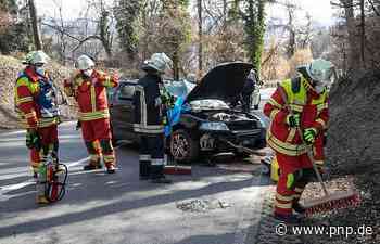 Auto überschlägt sich am Stadtberg - Tittmoning - Passauer Neue Presse - PNP.de