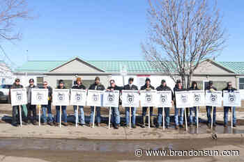 CP Rail workers hit picket line - The Brandon Sun