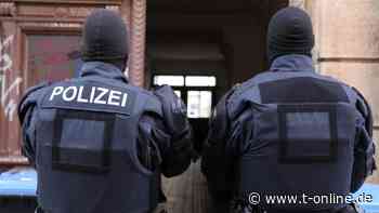 Razzien in Sachsen nach Fußballkrawallen in Dresden: Hunderte Polizisten vor Ort - t-online
