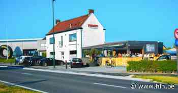 Wagen gegrepen door vrachtwagen bij indraaien parking 't Soulistje - Het Laatste Nieuws