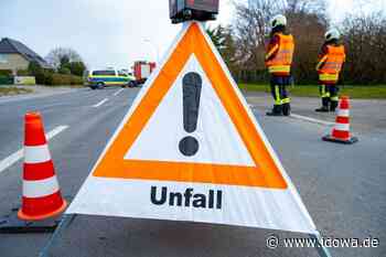 Unfall bei Plattling - Drei Autos stoßen zusammen – Mehrere Verletzte - idowa