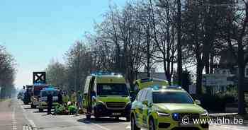 Bromfietser bewusteloos na val op Gentsesteenweg | Erpe-Mere | hln.be - Het Laatste Nieuws