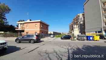 Bari, i binari dismessi attraversano via Napoli tra incuria e disagi per gli automobilisti: "Ma nel 2023 i lavori per la camionale" - La Repubblica