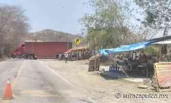 Bloquea la Tecampanera la carretera en Teloloapan tras la detención de un comunitario y lo liberan - El Sur de Acapulco