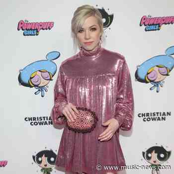 Carly Rae Jepsen performs first new song in 2 years at Coachella