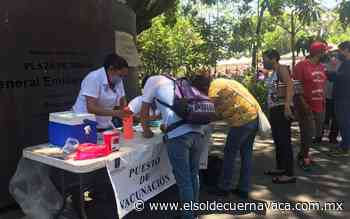 Paseantes aprovechan para vacunarse contra la Covid-19 - El Sol de Cuernavaca