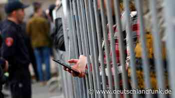 Slawistin zu Russland - "Gegenkultur im Internet als Brücke zum Westen" - Deutschlandfunk