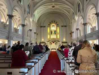 Snapshot: Easter service at Old Dutch Church in Kingston - The Daily Freeman