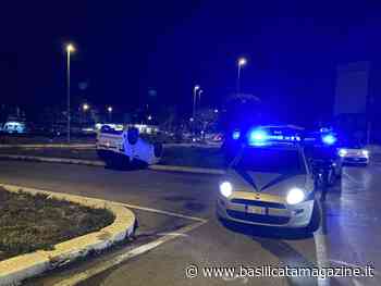 Matera, minicar si ribalta alla rotatoria di via Collodi. Ferito il giovane conducente | Basilicata Magazine: l'essenza delle notizie nel rumore dell'informazione - Basilicata Magazine