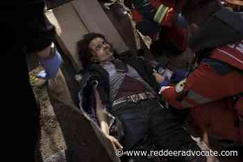 Mariupol teeters as Ukrainians defy surrender-or-die demand - Red Deer Advocate