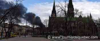 Frappes russes dans la ville-refuge de Lviv: «il n'existe plus de lieu sûr» en Ukraine