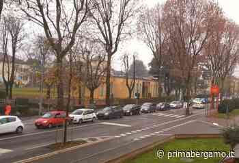 Tamponi a Dalmine, il drive-through ancora preso d'assalto: «Apritene altri in provincia» - Prima Bergamo