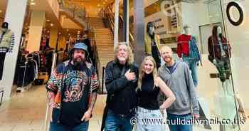 Led Zeppelin frontman and iconic rocker Robert Plant visits Hull's new Vintage Store - Hull Live