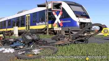 E-Bike-Fahrer wird von Zug erfasst und lebensgefährlich verletzt