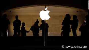 Employees at a New York Apple store are trying to unionize