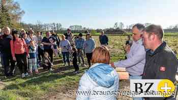 Wolfsburger luden Ukrainer zum Osterfeuerfest ein