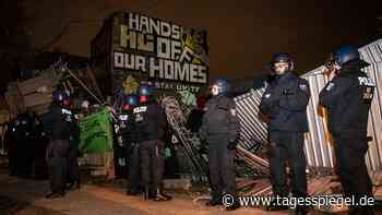 Steine auf Sicherheitsdienst geworfen: Berliner Polizei meldet neuen Zwischenfall auf „Köpi“-Gelände - Tagesspiegel
