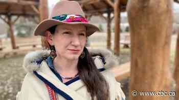 New Indigenous experience workshops offered at Fort Edmonton Park - CBC.ca