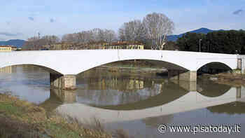Chiama il 112 minacciando di lanciarsi nell'Arno: salvato dalla Polizia - PisaToday