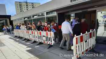 Schnell und so unbürokratisch wie möglich: Landrat Lederer sagt, wie Region Rosenheim Flüchtlingen hilft