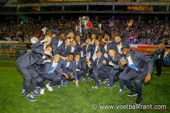 📷 In beeld: AA Gent toont beker aan fans in Ghelamco Arena