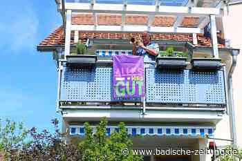 Klänge für den Frieden von Balkonen in Kandern - Kandern - Badische Zeitung