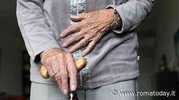 Anziana di 90 anni morde i ladri entrati nel suo appartamento e li mette in fuga