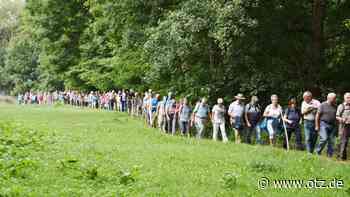Wandern nach Hummelshain mit dem Landrat