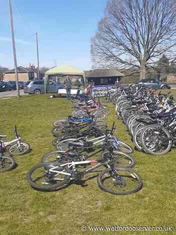 Sarratt village green bike donation event for refugees