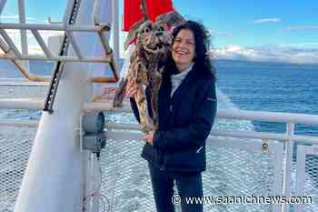 Victoria driftwood sculptor donates 25% of exhibit proceeds to BCSPCA – Saanich News - Saanich News