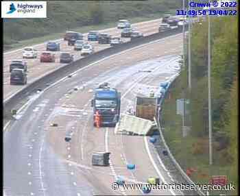 Live M25 traffic updates after lorry sheds load near Enfield