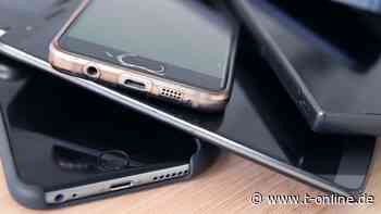 Für die Tonne: Alte Smartphones richtig entsorgen