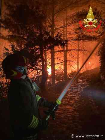 BRUCIA ANCORA L'OLGIASCA: CANADAIR IN AZIONE - Lecco FM