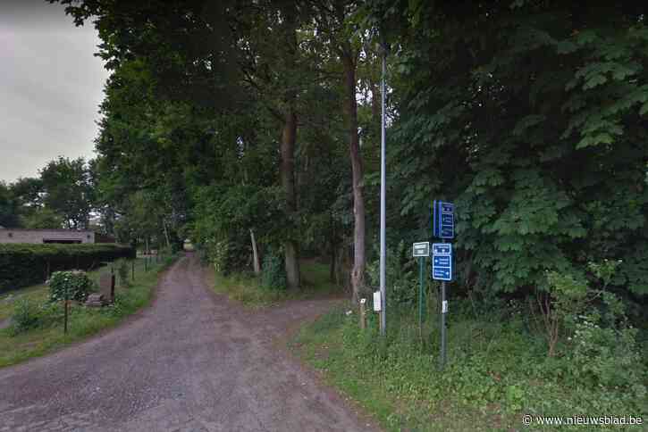 Jongeren overvallen tiener met boksbeugel en vernederen hem tot op het bot: “Hij heeft dagenlang liggen wenen in zijn bed”