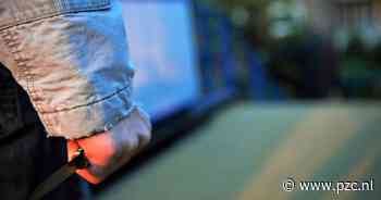 Dertiger wordt geïnterneerd na stuntelige overval op nachtwinkel - PZC