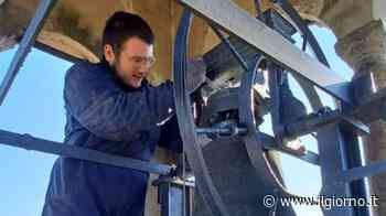 Monza, coperto di insulti in Rete. La sua colpa: ripara le campane - IL GIORNO