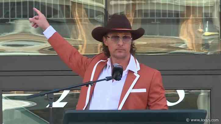 VIDEO: Matthew McConaughey blesses Moody Center with original 'song'