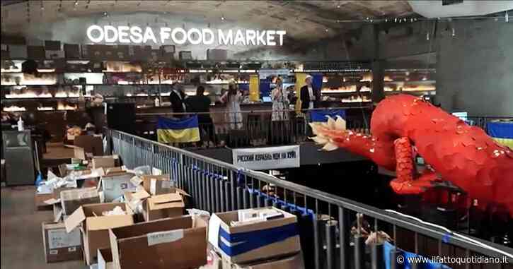 Guerra in Ucraina, il food market di Odessa trasformato in un centro di raccolta di cibo e medicine per chi è al fronte