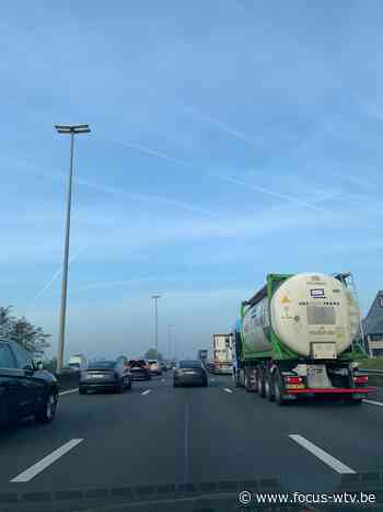 Ook druk verkeer in Deerlijk door werken E17 Waregem - Focus en WTV