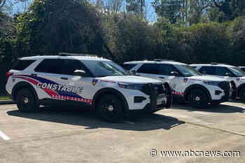 Former Texas deputy accused of stealing thousands from Vietnamese businesses