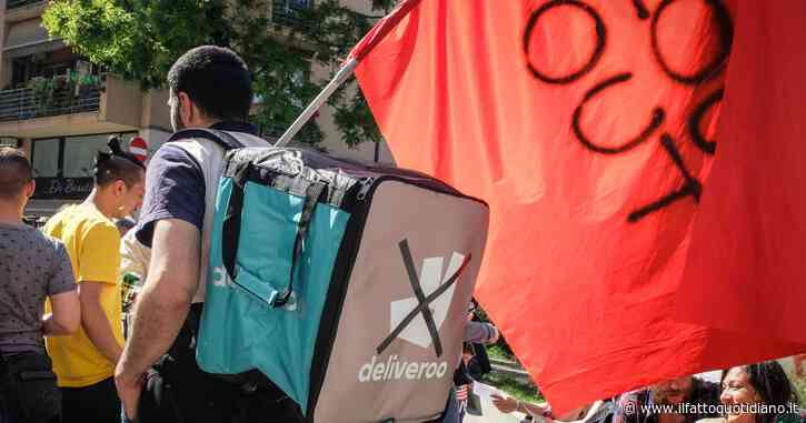 Francia, Deliveroo condannata per lavoro irregolare: “I rider avrebbero dovuto essere dipendenti”. Multa da 375mila euro