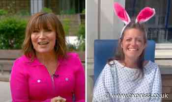Lorraine Kelly sends support to 'frail' co-star as they battle bowel cancer 'Sending love' - Express