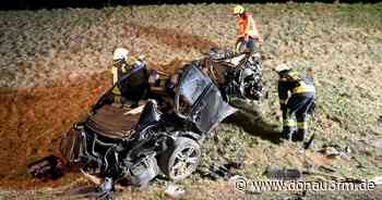 A8 Ulm: Pkw schleudert in Parkplatz und gegen Lkw – Große Suchaktion nach Vermissten - DONAU 3 FM