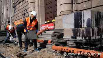 Umweltpolitik - Aktivisten reißen vor Habecks Ministerium Boden auf - Neue Presse Coburg