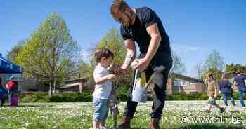 Tachtig kinderen zoeken paaseitjes in Hemiksem | Hemiksem | hln.be - Het Laatste Nieuws